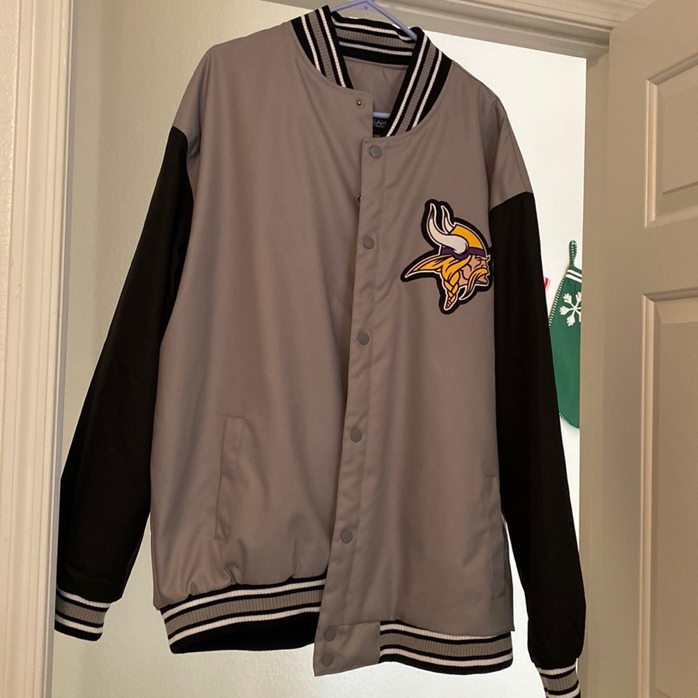 NWT! Minnesota Vikings Bomber Jacket